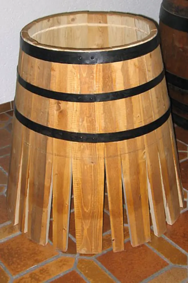 بشکه چوبی